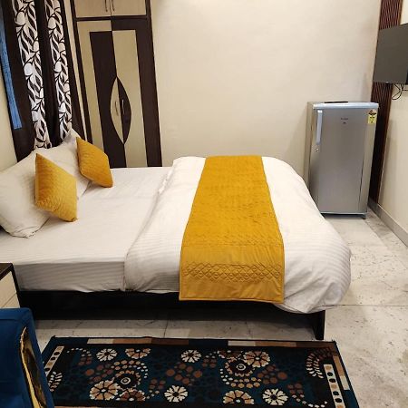 Sun Moon Residency And Apartments, Hotels In Rohini Delhi  Exteriör bild